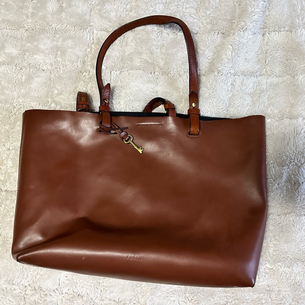 Brown leather fossil bag